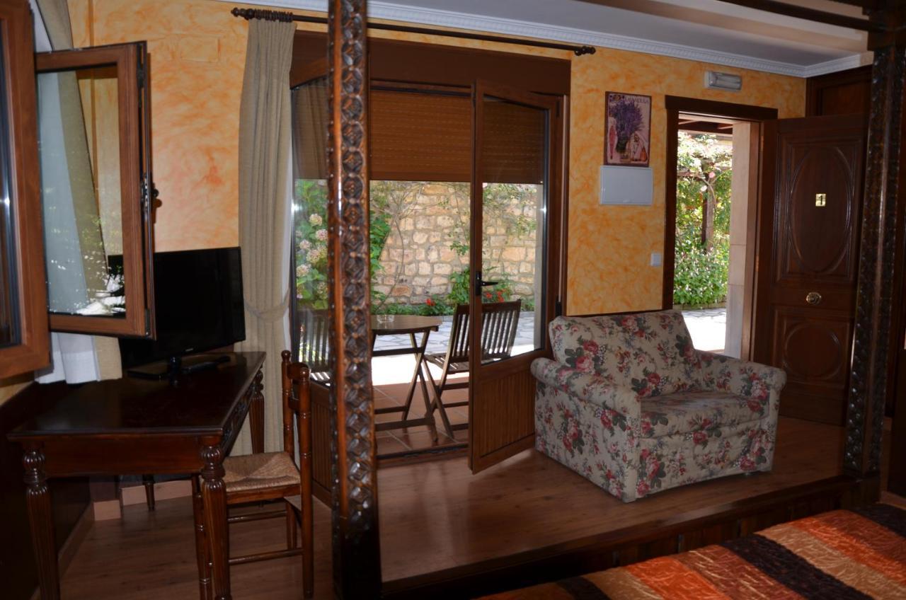 Hotel Arenas De Cabrales- Apartamentos Luaran gambar